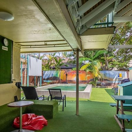 Sleeping Inn Backpackers Resort Gold Coast Exterior foto