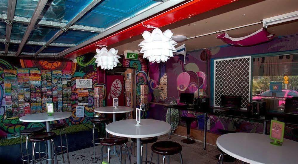 Sleeping Inn Backpackers Resort Gold Coast Exterior foto