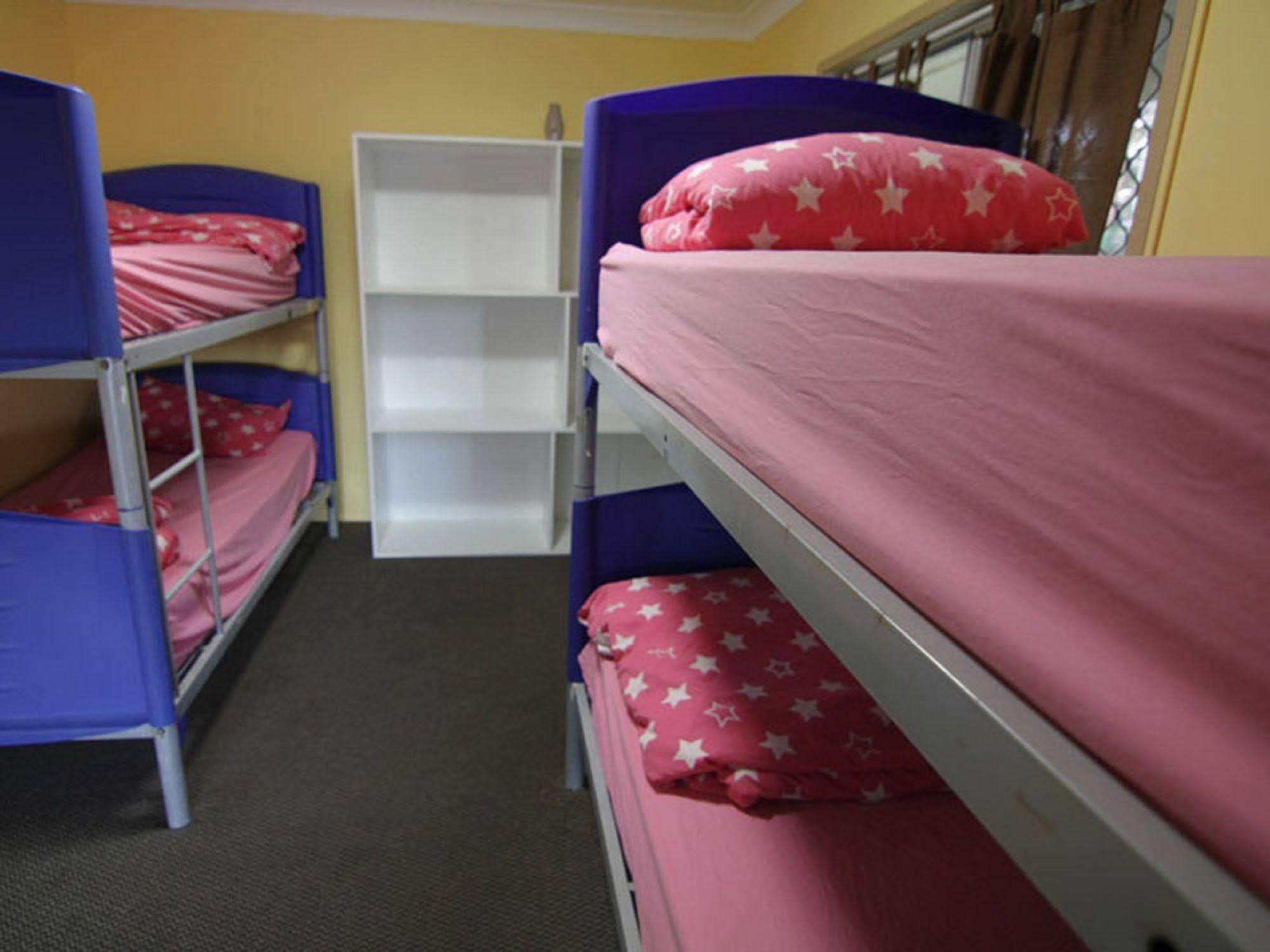 Sleeping Inn Backpackers Resort Gold Coast Exterior foto