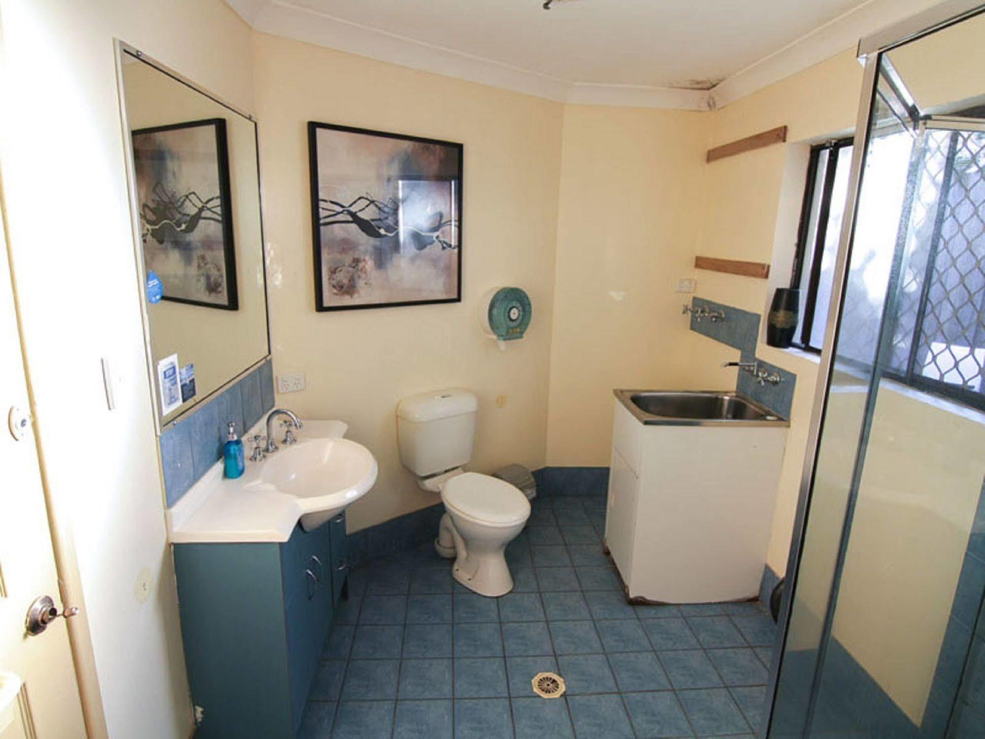 Sleeping Inn Backpackers Resort Gold Coast Exterior foto